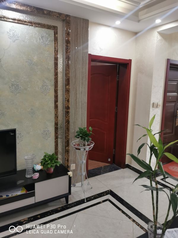 房東直售，急用錢。