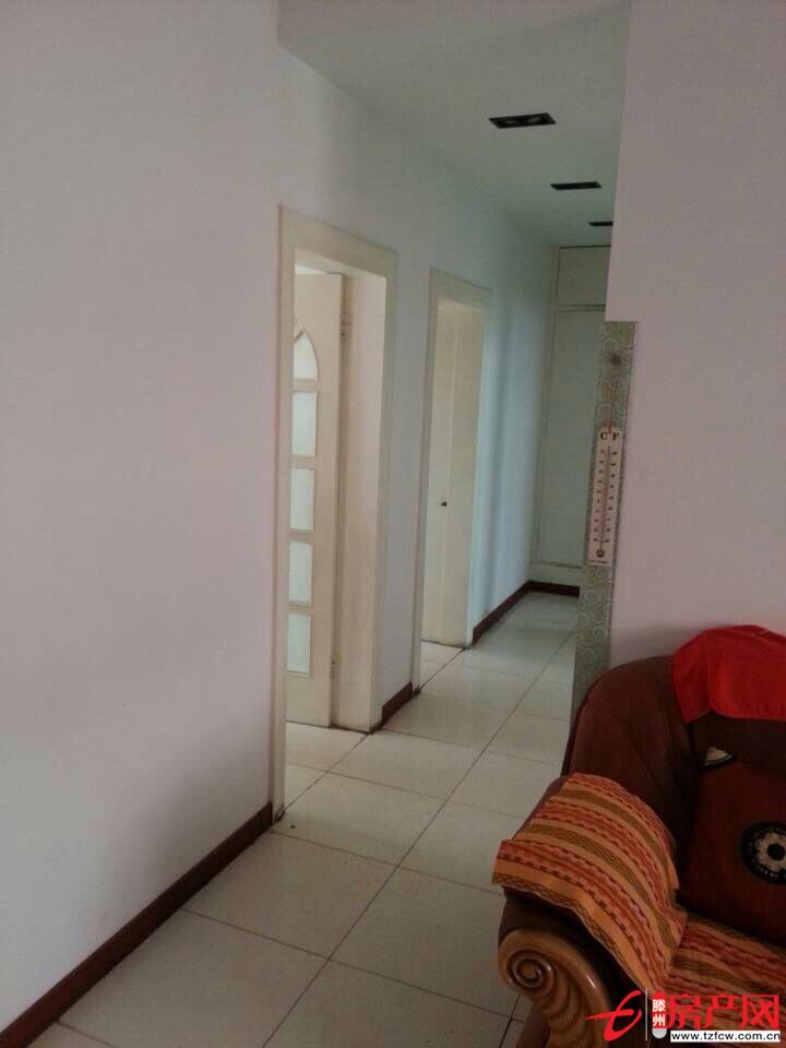 一樓帶院建有三間配房，急售學區房（物價局宿舍）