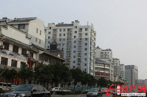 麗都水岸，上房費已交清，送儲，三室朝陽，采光好，新證，可貸款