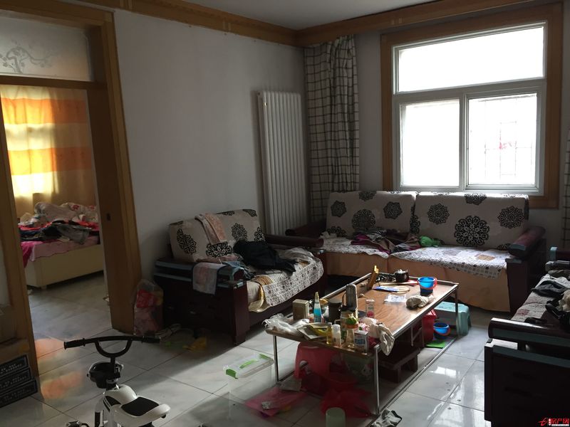 送十八平地下室，五十平車庫，證滿五年，支持貸款
