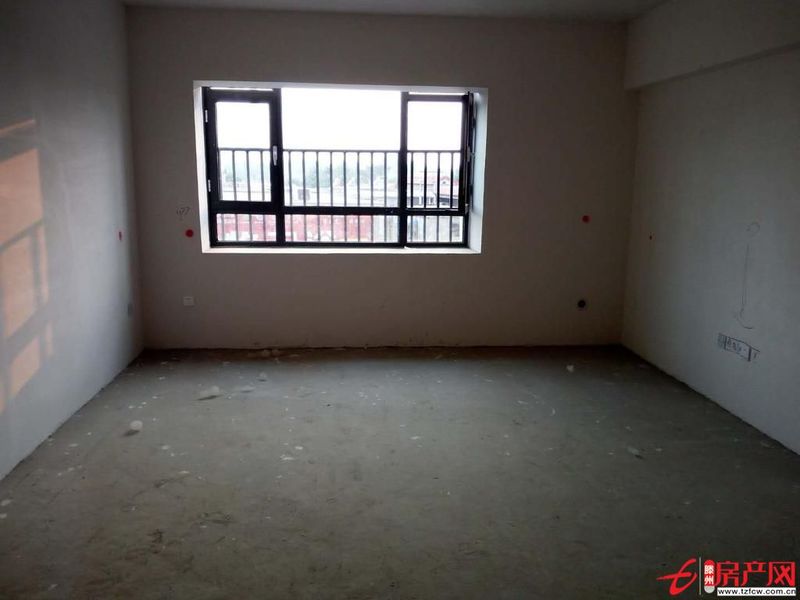 急售佳美C區(qū),3室2廳,115平,72萬,毛坯,全款,無綁定