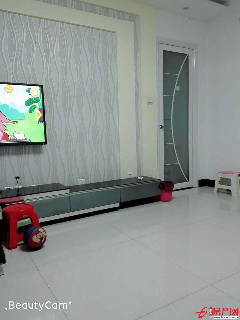 婚房精裝修，拎包即住！家具家電齊全。