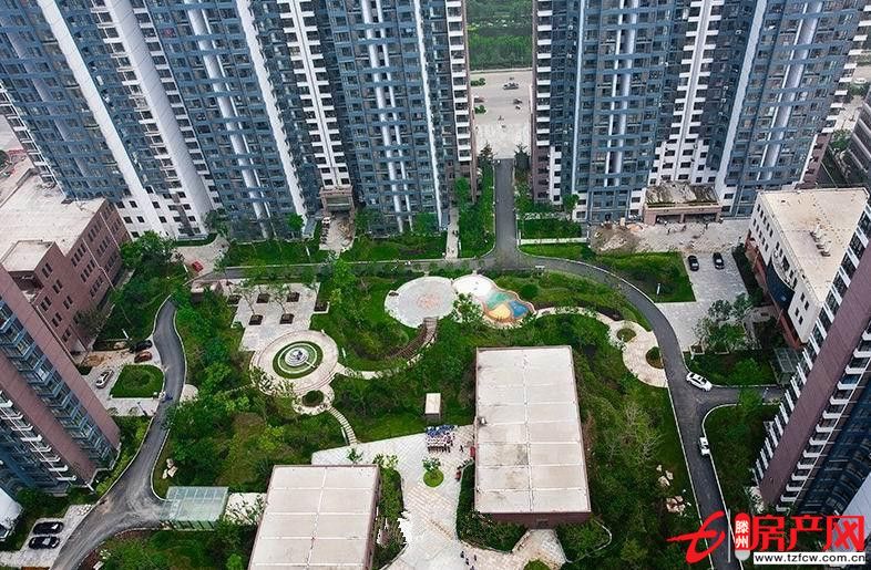 已出租，中央城，經(jīng)典一室兩廳戶型，拎包入住