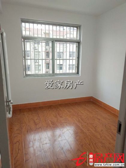 清河花園三室兩廳，證滿五年可貸款，精裝修送儲藏室