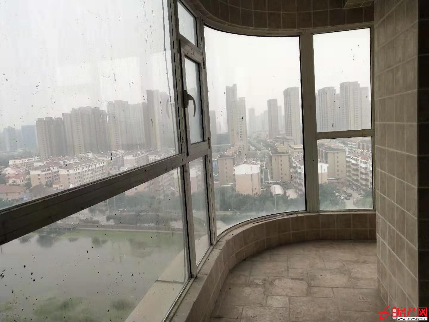 海上明月沿河好樓層，大三室，滿二年可貸款，無綁定，隨時看