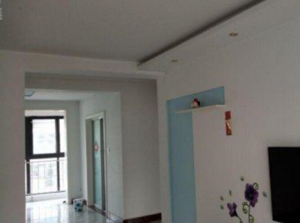 櫻花苑兩室一廳朝陽，戶型好，有證可貸款