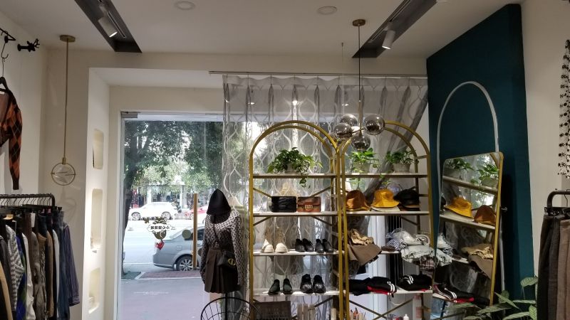 精裝修1室0廳0衛150m215000元/月