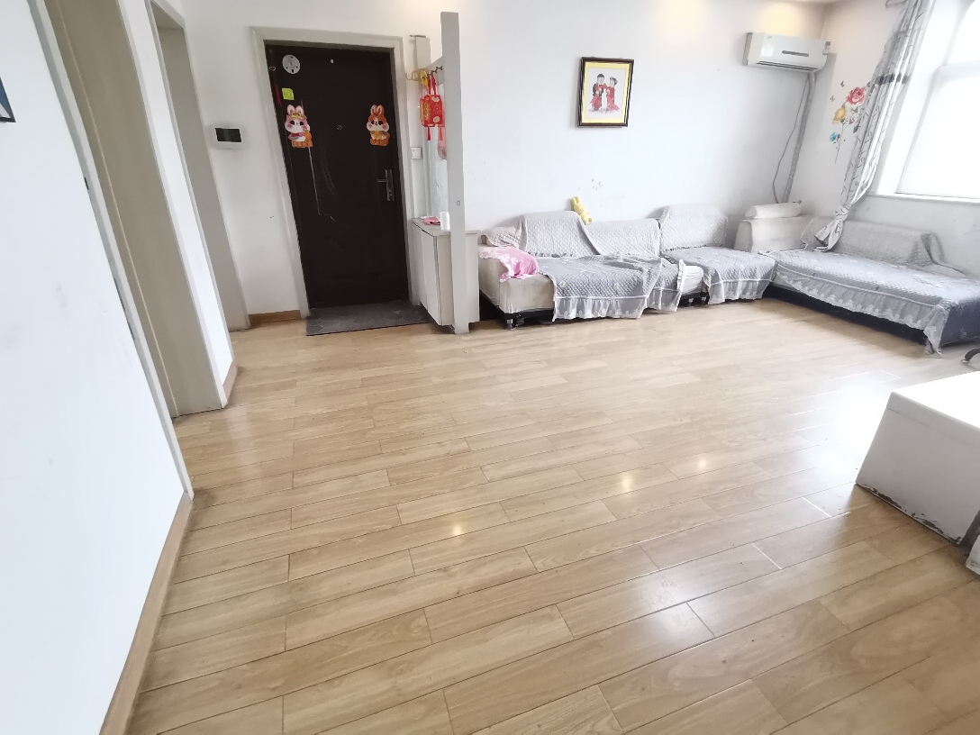 七彩陽光城  3室2廳1衛(wèi)  108m2  119萬元
